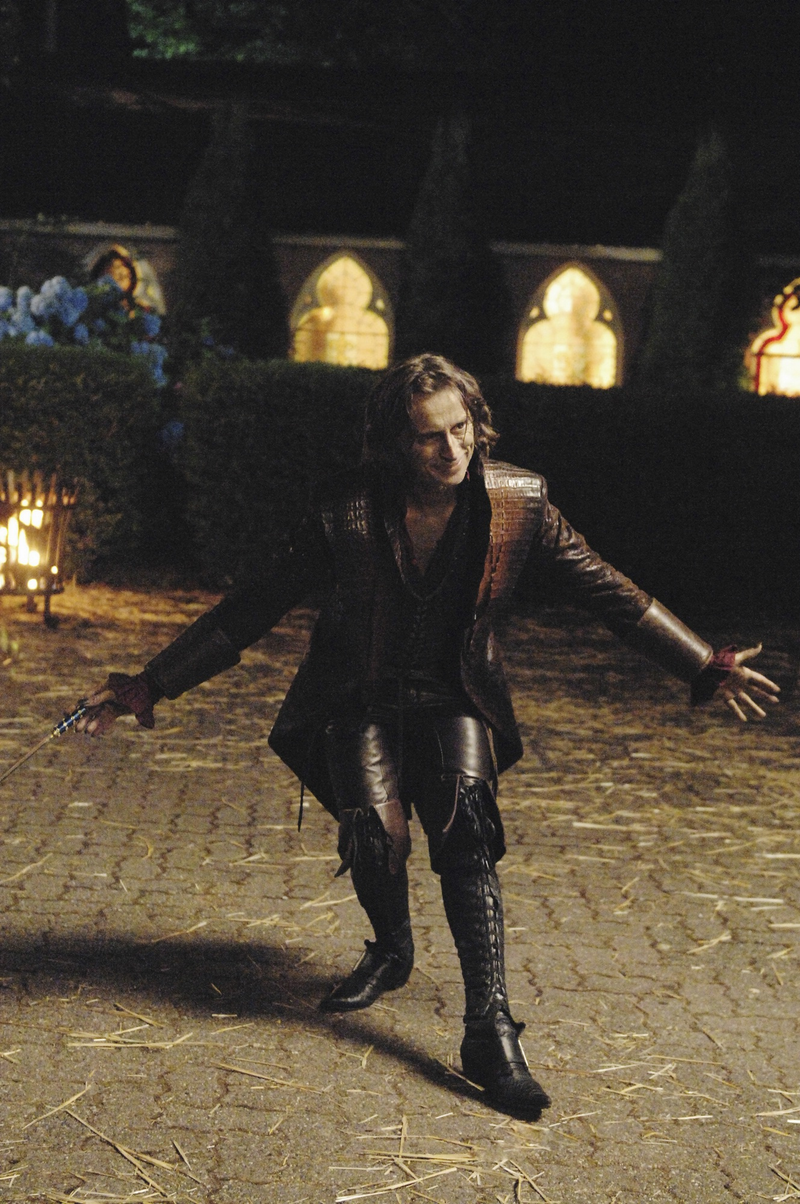 Illustration for article titled Once Upon a Time Episode 1.04 "The Price of Gold" Gallery
